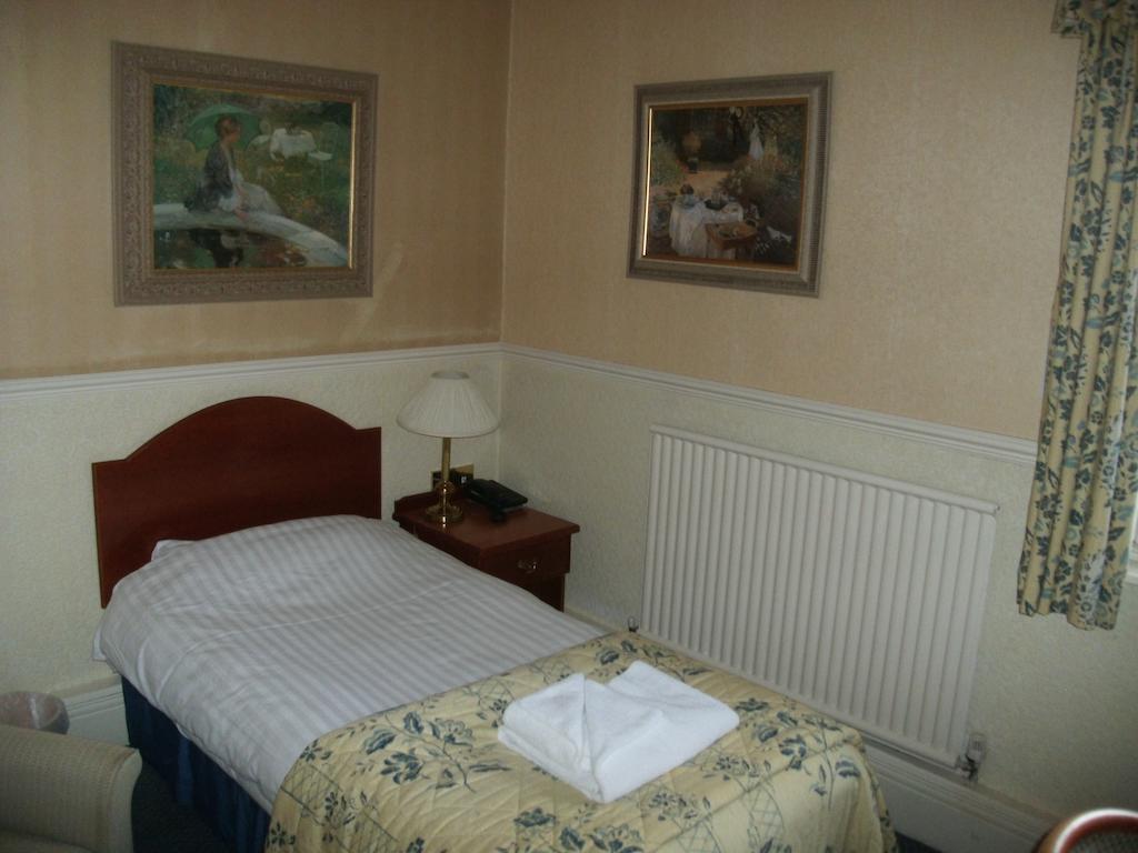 Clarkes Hotel Barrow In Furness Pokój zdjęcie